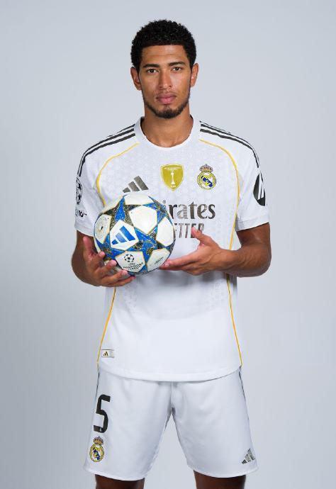 欧冠精彩进球回顾：梅西助攻集锦,（欧冠绝佳进球盘点：梅西助攻高光时刻）