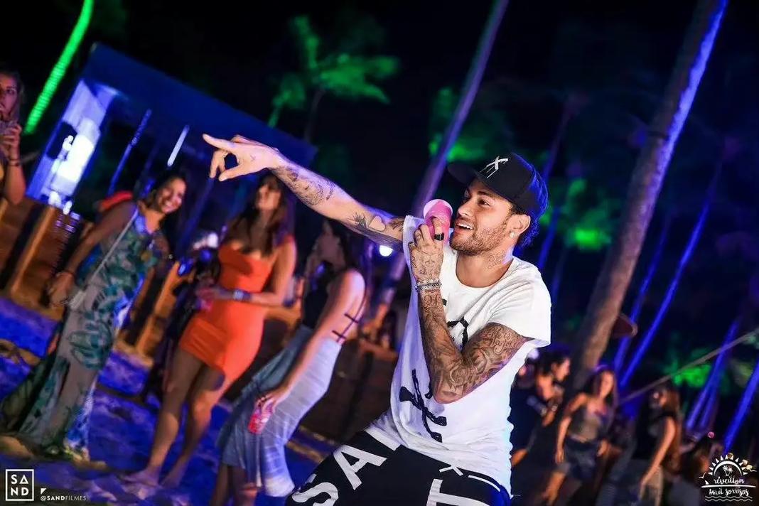 司法部门驳回马拉多纳死亡案撤销申请，确认审判明年三月开始（司法机关驳回马拉多纳死亡案撤销申请，审判定于明年三月开庭）