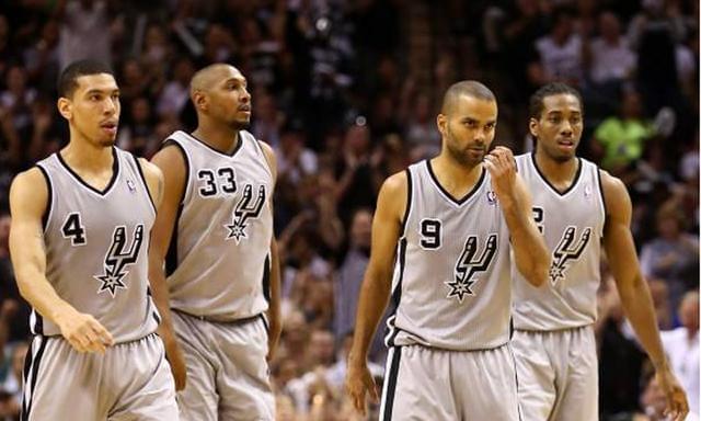 掘金约基奇豪取三双助球队连胜（约基奇三双发威，掘金延续连胜）