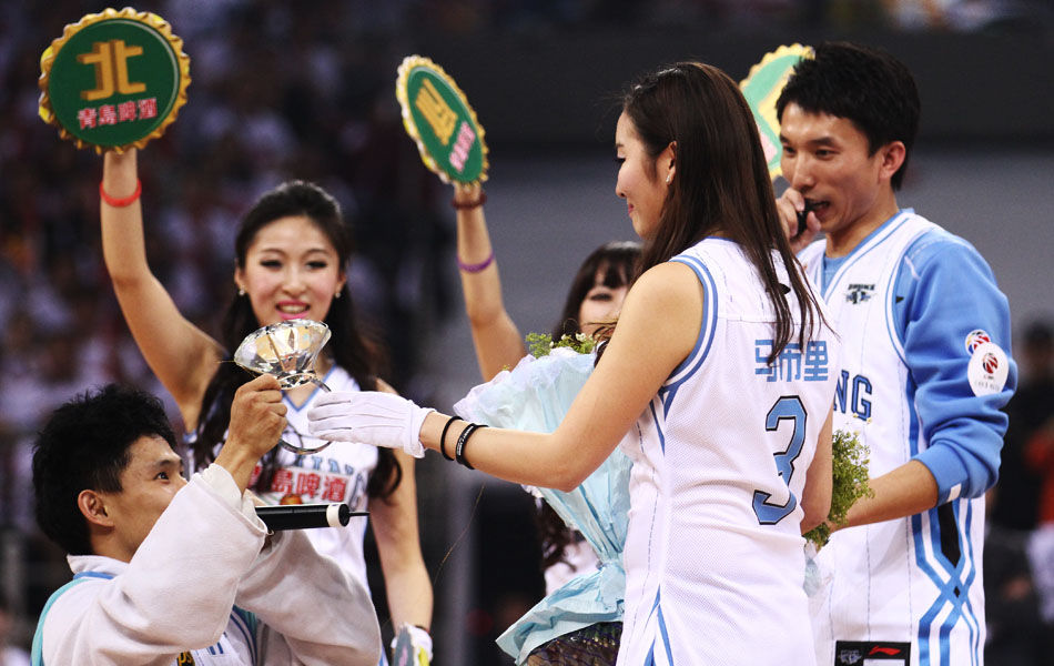 ESPN：曼联、维拉曾密切关注恩德里克，但因皇马不给买断而放弃（ESPN：皇马不设买断，曼联与维拉虽密切关注恩德里克仍选择放弃）