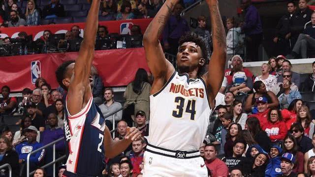 篮球火箭主力后卫被评为月最佳球员（火箭队主力后卫荣膺本月最佳球员）