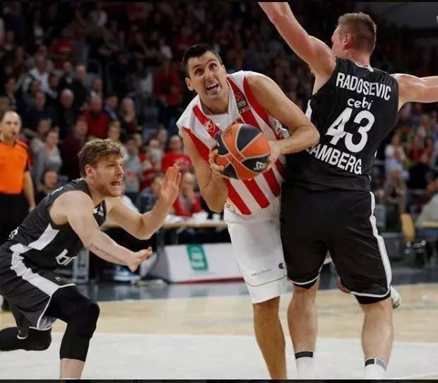 皇马连续三轮平局遇危机！西甲第19轮提前上演，白衣军团能否止住颓势？（皇马三连平陷入低谷？西甲第19轮提前打响，白衣军团能否扭转颓势）