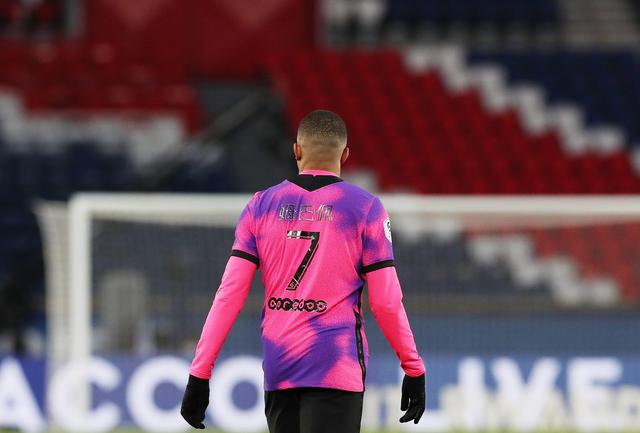 11场输8场，利物浦是自9月底以来五大联赛输球场次最多的队（近11战8败，利物浦自9月底起成五大联赛输球最多球队）