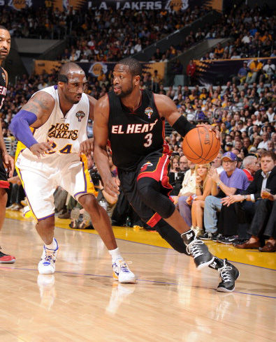 拜仁欧冠战巴黎大名单：凯恩领衔，诺伊尔、卡尔在列（拜仁欧冠迎战巴黎大名单：凯恩压阵，诺伊尔、卡尔在列）