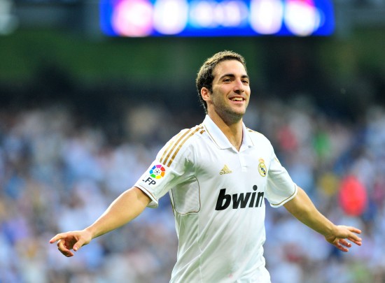 骑士全队首节手感不佳，投篮仅25投8中&已落后老鹰10分（骑士首节手感冰冷：25投仅中8球，已落后老鹰10分）